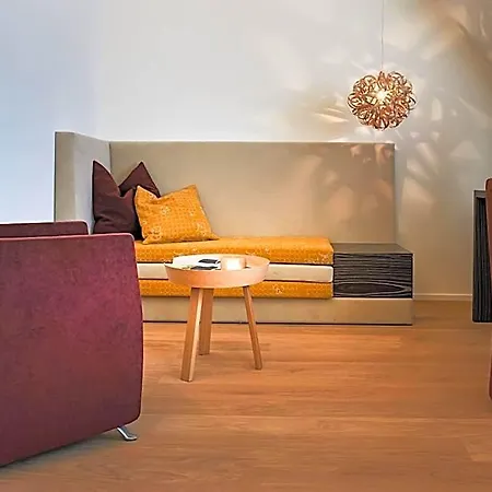 Weinhaus Henninger 4*