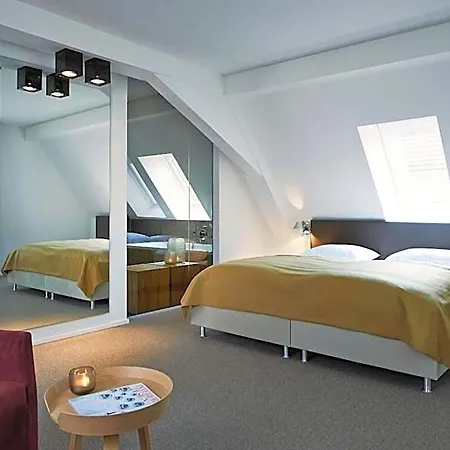 Hotel Weinhaus Henninger 4*