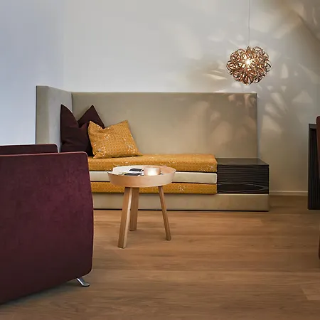 Hotel Weinhaus Henninger 4*