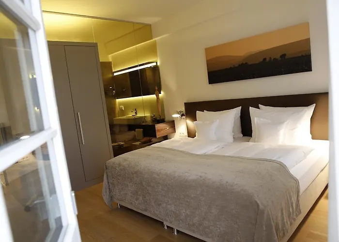 Weinhaus Henninger Kallstadt