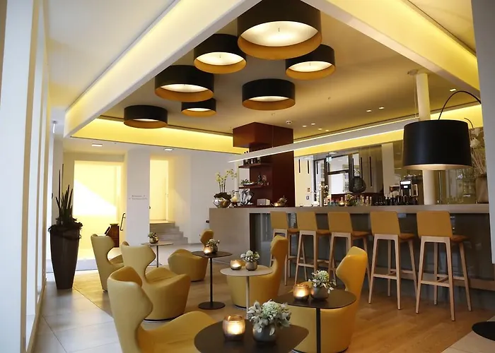 Hotel Weinhaus Henninger 4*