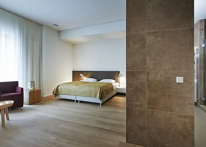 Weinhaus Henninger Kallstadt