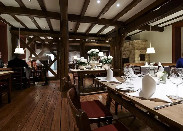 Hotel Weinhaus Henninger 4*